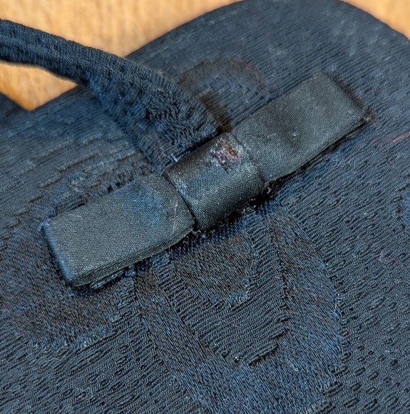 Vintage Glam Black Evening Bag with Bow Detail & Sparkly Clasp ✨🖤 - Picture 7 of 9